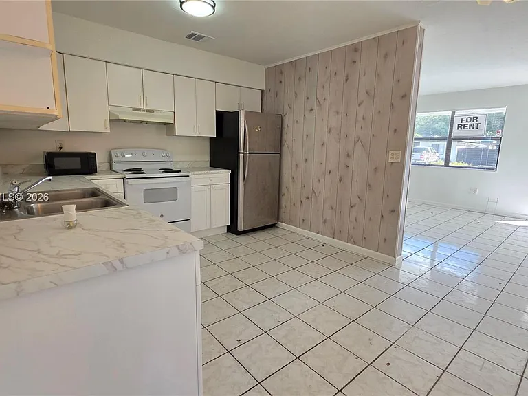 525 NE 132nd Terrace Br #527 — Photo 10