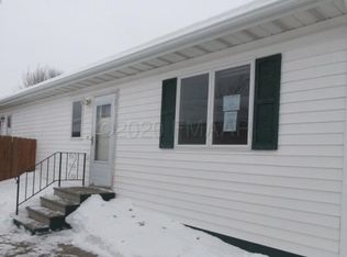 2023 32nd Ave S, Fargo, ND 58103