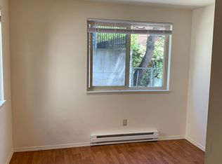 4230 8th Ave NE #102, Seattle, WA 98105