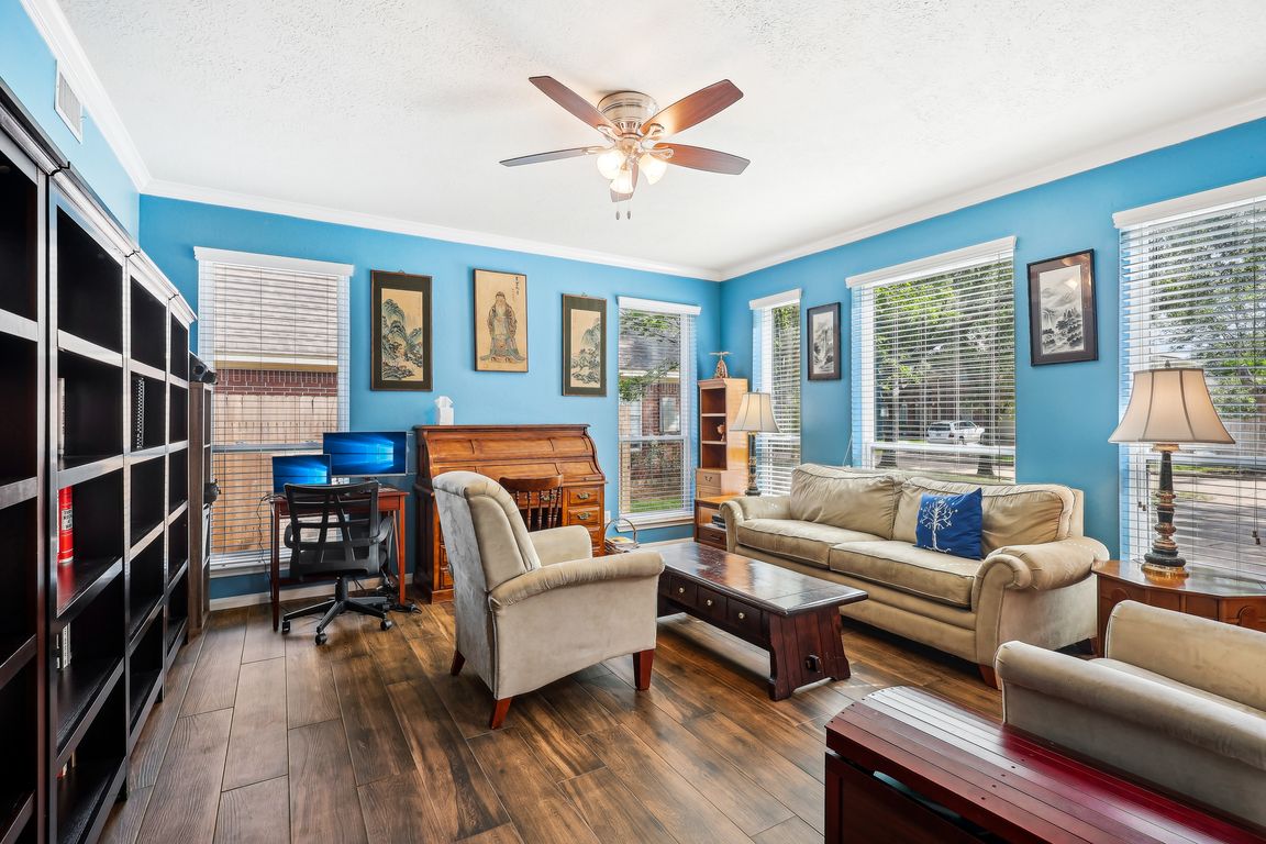 Crestridge Dr-1704-009.jpg