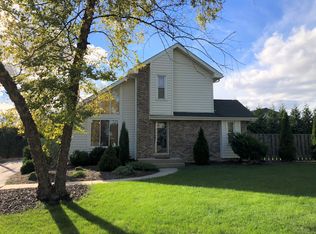 105 Lake Ct, Antioch, IL