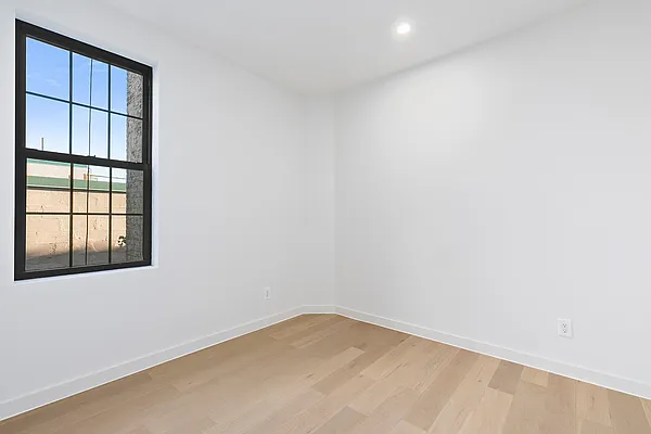 Rented by Fountain Realty Group | media 29