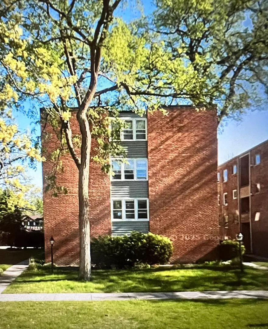Spacious 1 bedroom, 1 bathroom in Evanston — Photo 2