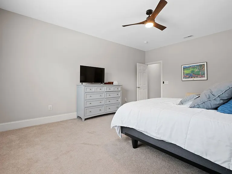 1540 N Duke St — Photo 13