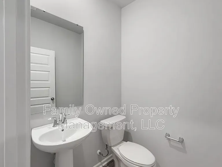 2048 Longhorn Ln — Photo 29