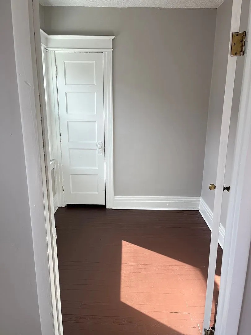 32-34 Trust Street — Photo 2