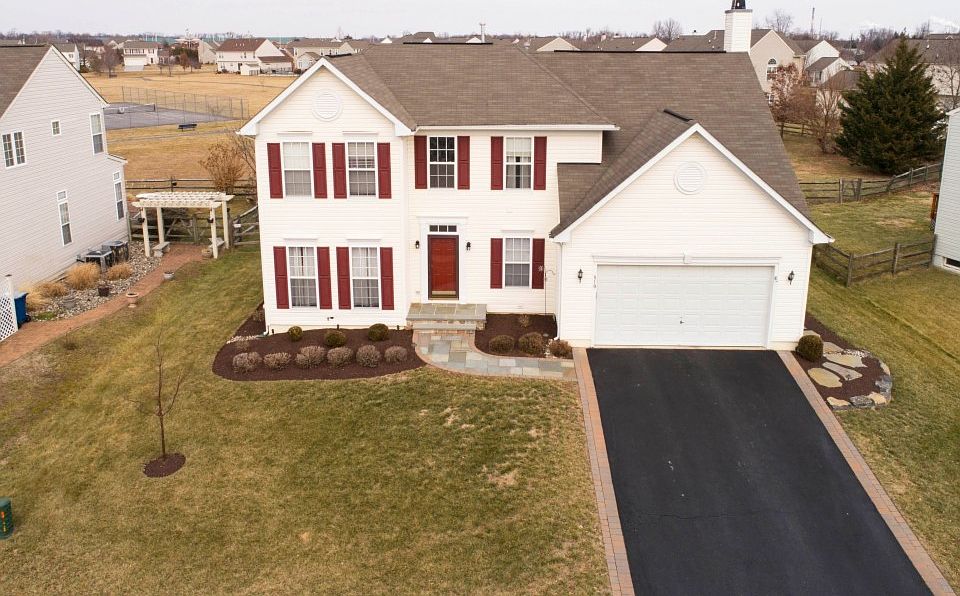 1st image of 519 Amanda Dr