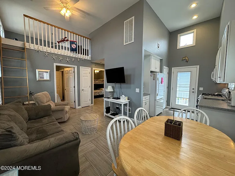 117 W Bayberry Way — Photo 5