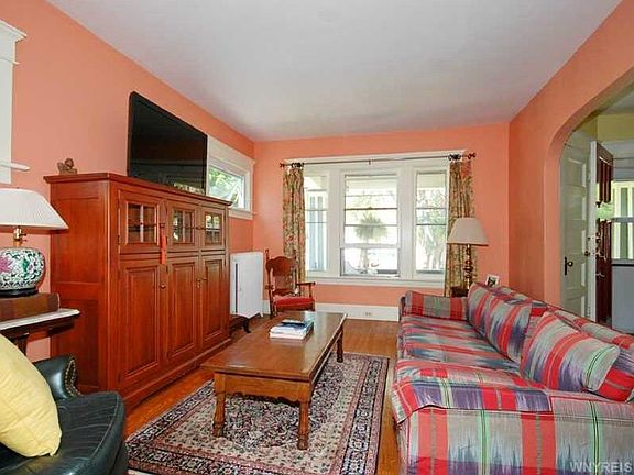 5th image of 27 Knowlton Ave