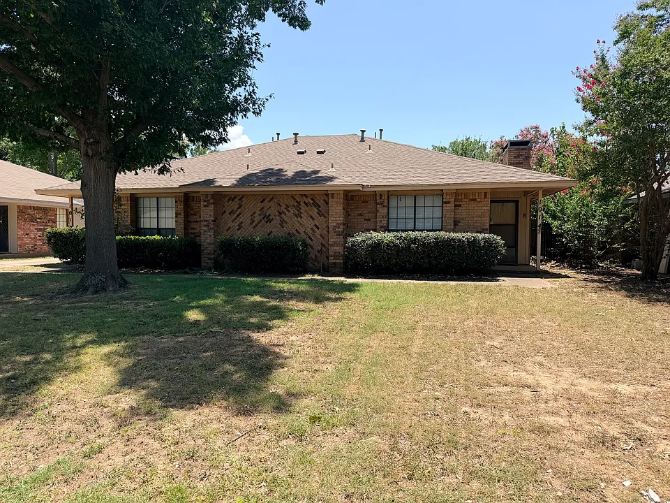 1014 Bluebird Dr