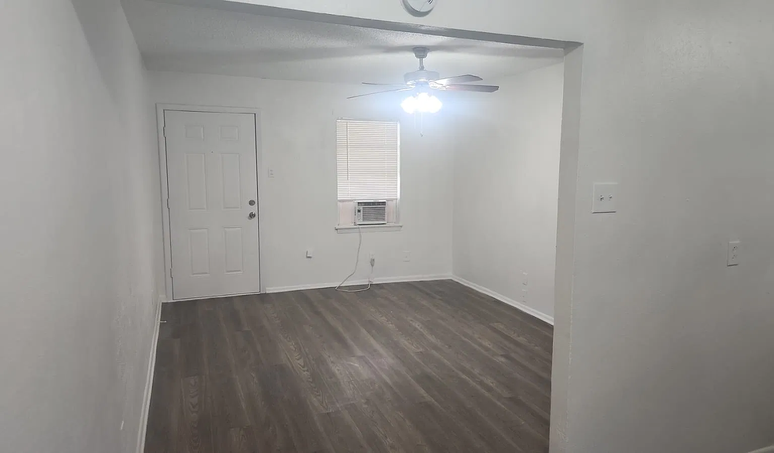 1 bed, 1100 sqft, $1,000 — Photo 3