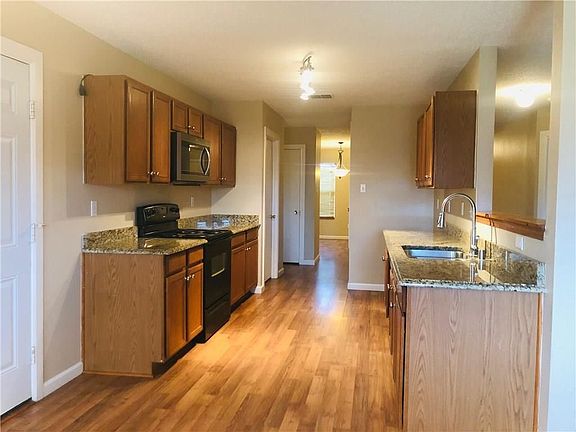 4th image of 2712 Sutters Mill Way