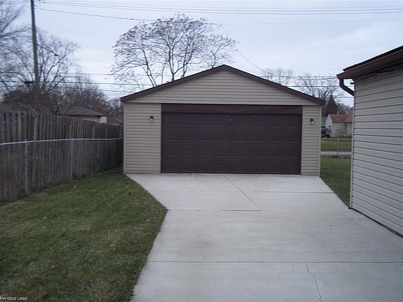 2nd image of 22740 Masonic Blvd