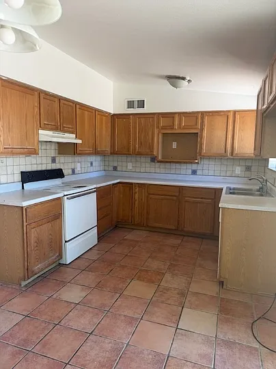 3 bed, 1160 sqft, $1,500 — Photo 4