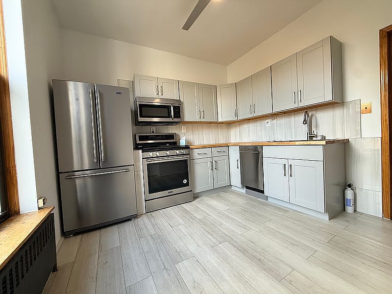 1st image of 6 Clifford Pl #2