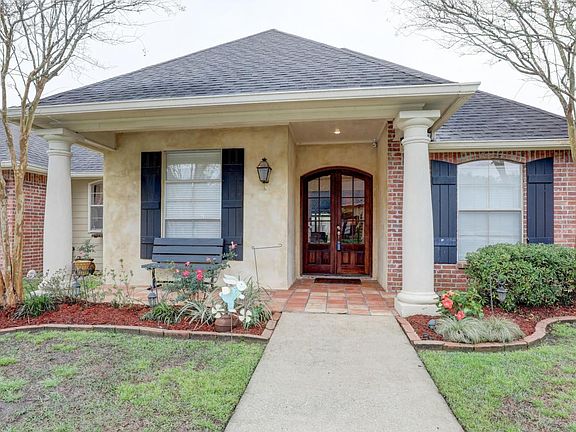 3rd image of 607 Southlake Cir