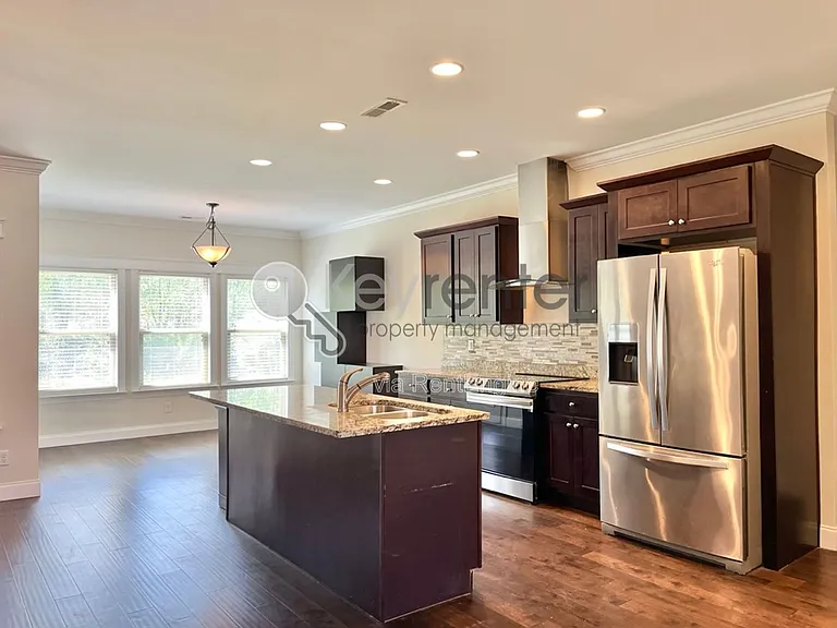2758 Waterhaven Dr — Photo 4
