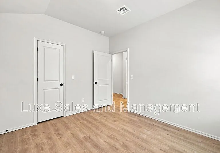 8012 NW 110th Dr — Photo 11