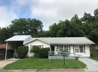 1207 Liberty St, Weatherford, TX 76086