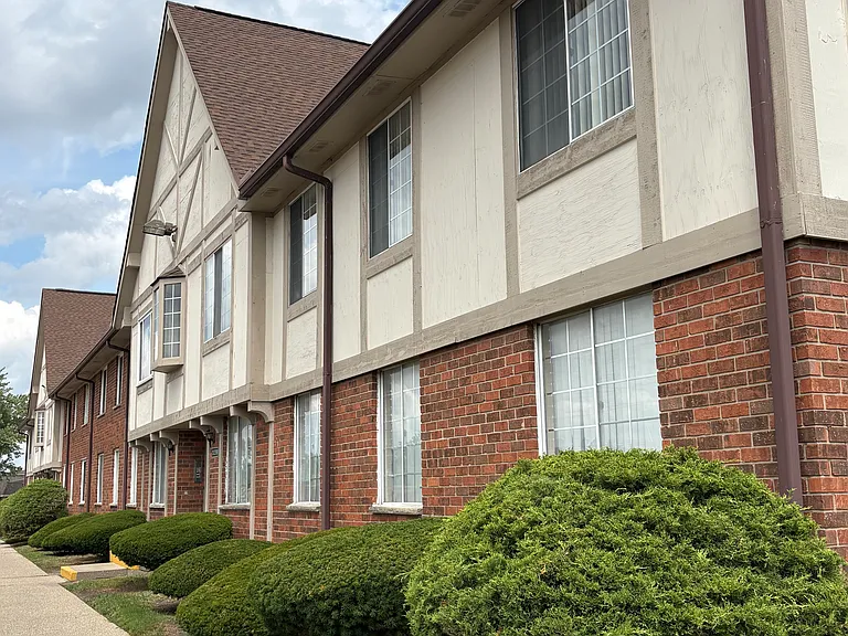 30200 Southfield Rd #204 — Photo 2