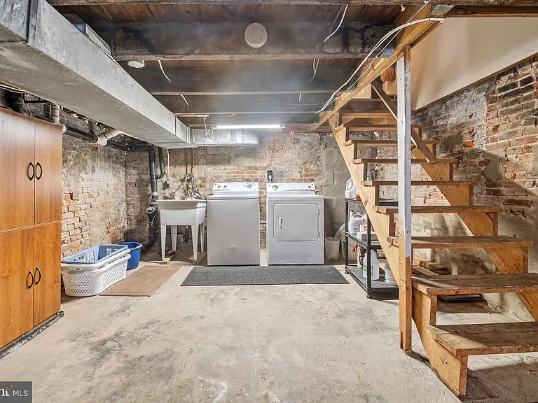 2040 Orleans St — Photo 15