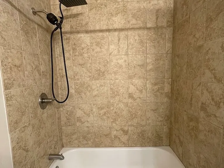 4901 Autumntree Ct — Photo 11