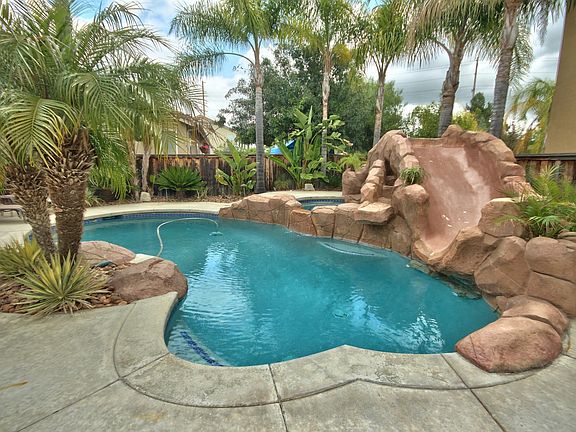 5th image of 38076 Rivera Ct