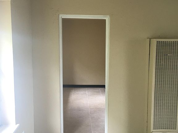 4th image of 3317 S Robinson Ave APT 5