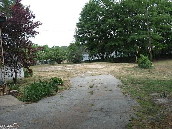 3rd image of 1184 Highway 124