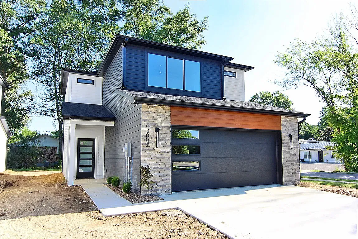 3010Hawthorne — Photo 1