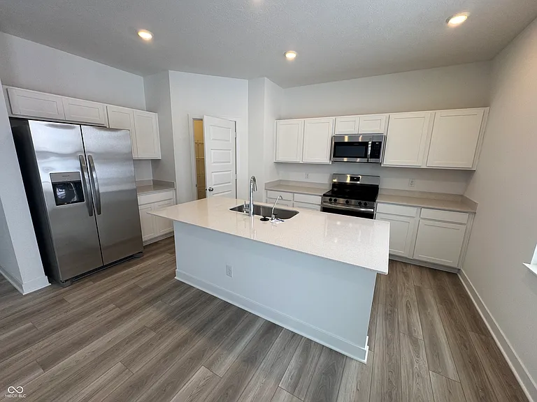 2945 Grand Ridge Dr — Photo 5