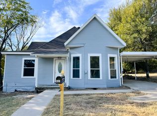607 NW 3rd St, Mineral Wells, TX 76067