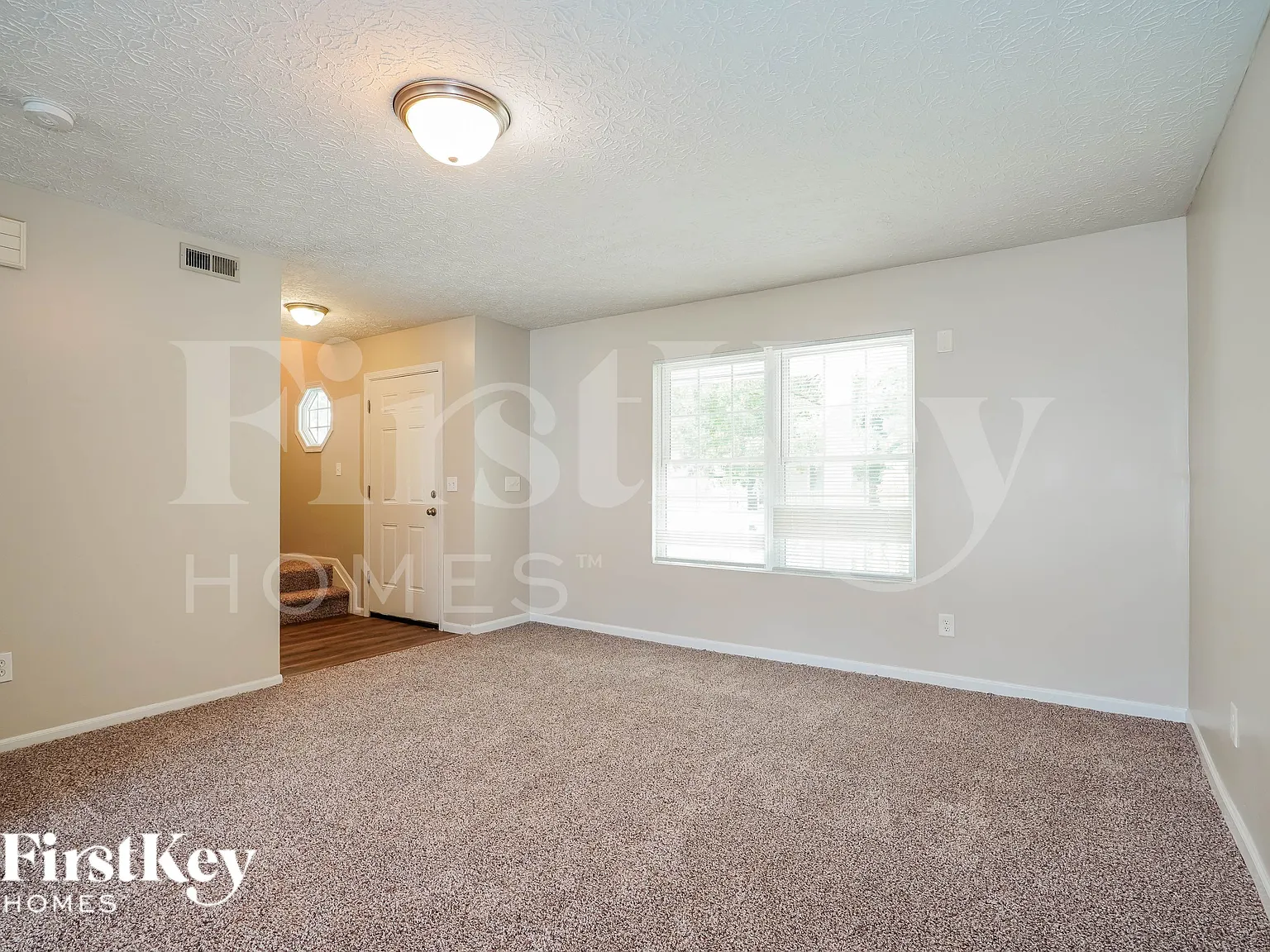 3 bed, 2.5 bath, 1356 sqft, $2,120 — Photo 3
