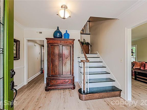 4th image of 10320 Thomas Payne Cir