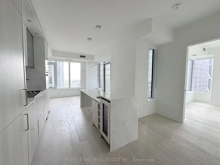 11 Yorkville Ave #3307 — Photo 1