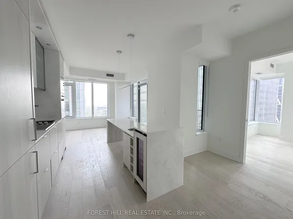 11 Yorkville Ave, Toronto, ON