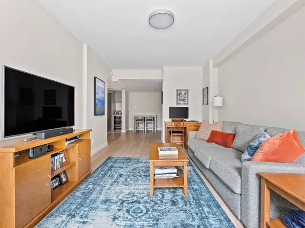 400 East 85th Street 1A image 2 of 12