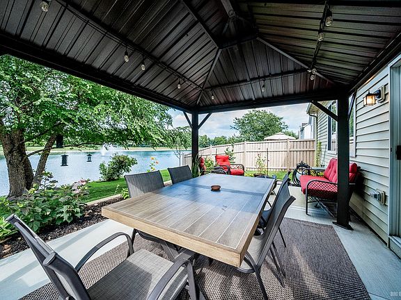 4th image of 3115 W Gloria Ln