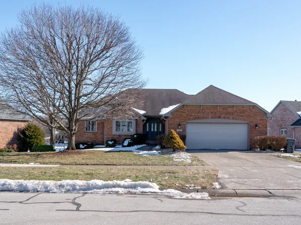 1013 Hudson Bay Dr, Greenwood, IN 46142