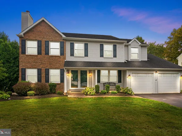 2081 Wyngate Dr, Newtown, PA 18940