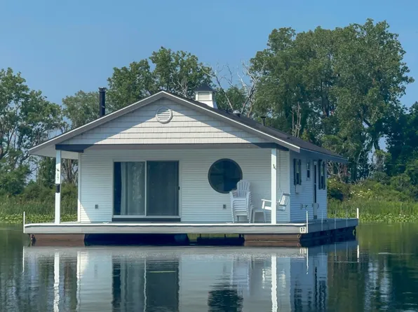 17 Horseshoe Pond, Erie, PA 16505