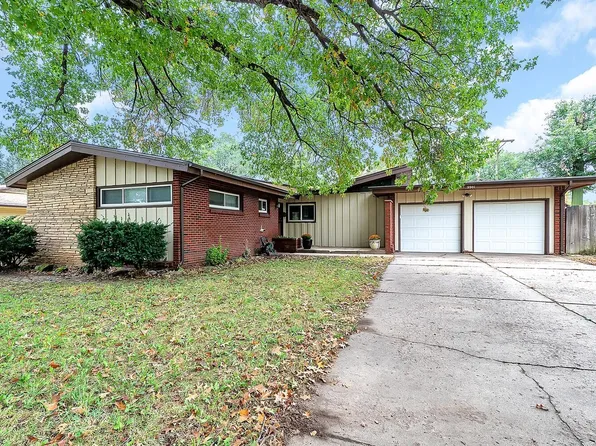 9901 W Hickory Ln, Wichita, KS 67212
