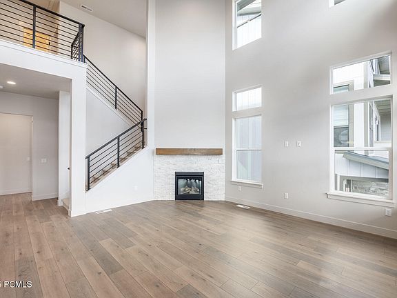 3rd image of 419 W Ascent Dr