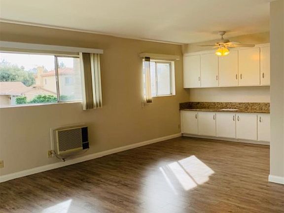 3rd image of 4415 Ocean View Blvd #11