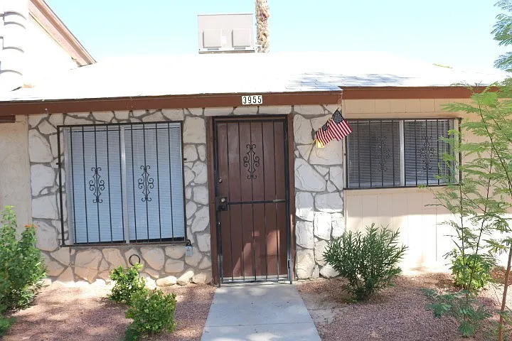 No Showings Until 12/15/25 — Photo 1