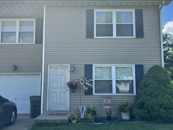 603 Dianne Ct, Mahomet, IL 61853