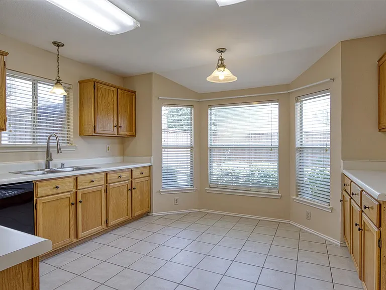 1411 Rivercrest Blvd — Photo 4