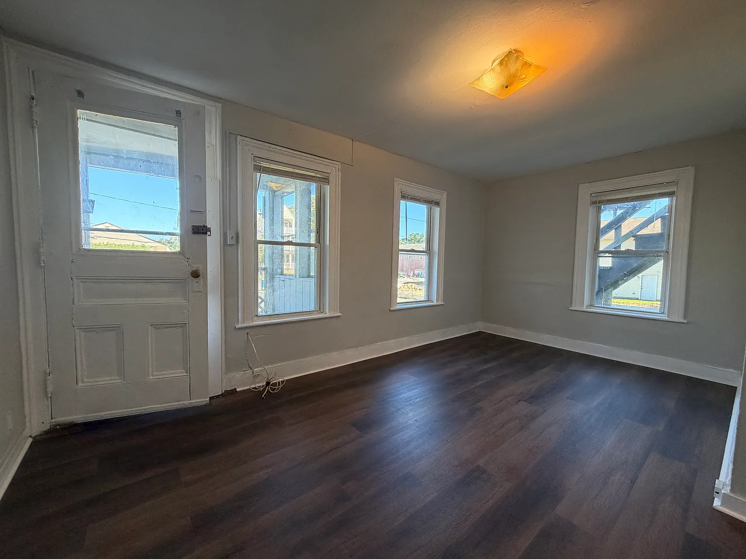 1 bed, 700 sqft, $1,195 — Photo 3