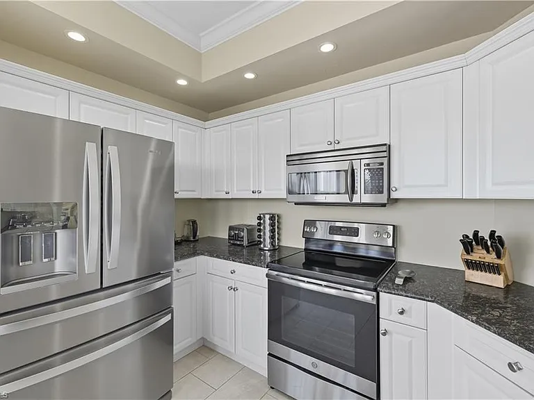 7040 Pelican Bay Blvd #D-401 — Photo 17