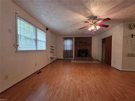 4th image of 101 Giles Ln